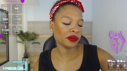 Snapshot of brendathompson_ chatting on 10/02/25, 01:34 Brenda online show from 10/02/25, 01:34