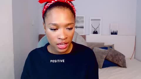 Snapshot of brendathompson_ chatting on 10/07/25, 01:36 Brenda online show from 10/07/25, 01:36