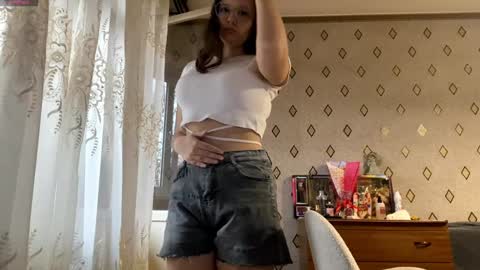 Snapshot of brendelle chatting on 12/21/25, 07:26 Mia online show from 12/21/25, 07:26