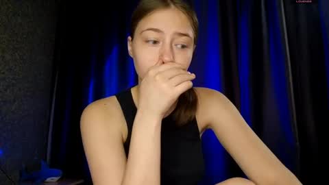 Snapshot of brendelle chatting on 05/18/26, 07:25 Mia online show from 05/18/26, 07:25
