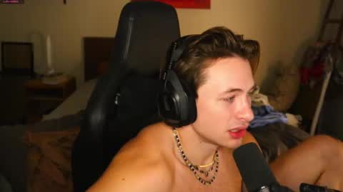 Snapshot of brentonverde chatting on 12/26/24, 12:25 brentonverde online show from 12/26/24, 12:25