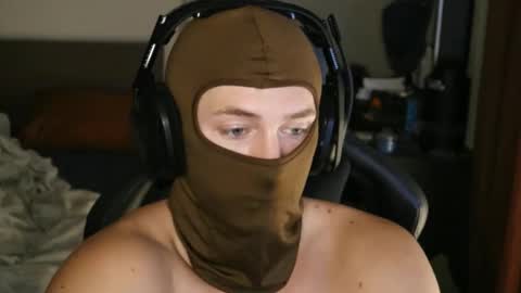 Snapshot of brentonverde chatting on 11/11/25, 12:10 brentonverde online show from 11/11/25, 12:10