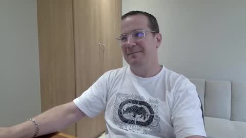 Snapshot of brettdj chatting on 01/11/26, 02:44 Brett online show from 01/11/26, 02:44