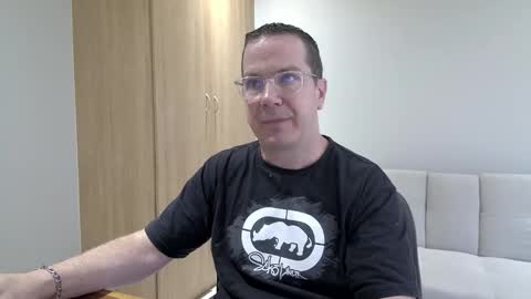 Snapshot of brettdj chatting on 01/12/26, 02:11 Brett online show from 01/12/26, 02:11