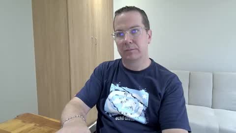 Snapshot of brettdj chatting on 01/14/26, 12:44 Brett online show from 01/14/26, 12:44