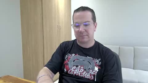 Snapshot of brettdj chatting on 01/16/26, 01:15 Brett online show from 01/16/26, 01:15
