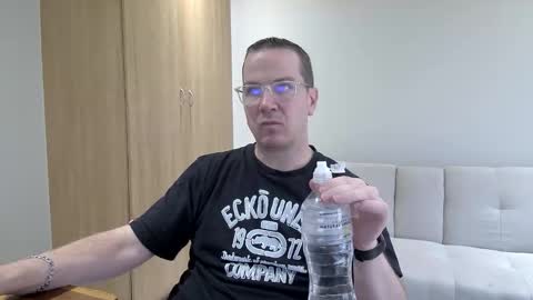 Snapshot of brettdj chatting on 02/02/26, 03:00 Brett online show from 02/02/26, 03:00