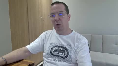 Snapshot of brettdj chatting on 02/04/26, 03:07 Brett online show from 02/04/26, 03:07