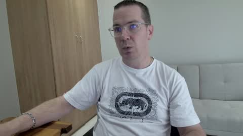 Snapshot of brettdj chatting on 04/02/26, 01:53 Brett online show from 04/02/26, 01:53