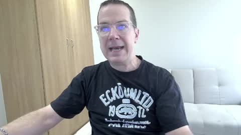 Snapshot of brettdj chatting on 04/03/26, 06:33 Brett online show from 04/03/26, 06:33