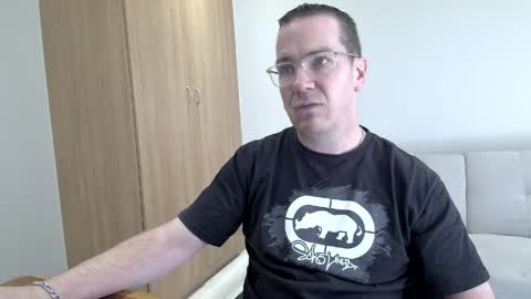 Snapshot of brettdj chatting on 04/04/26, 12:13 Brett online show from 04/04/26, 12:13