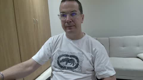Snapshot of brettdj chatting on 04/05/26, 06:27 Brett online show from 04/05/26, 06:27