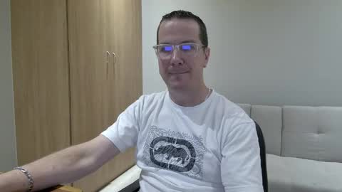 Snapshot of brettdj chatting on 04/17/26, 02:09 Brett online show from 04/17/26, 02:09