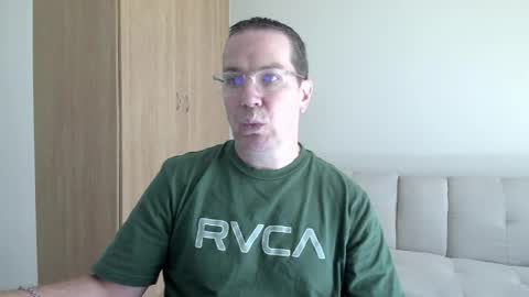 Snapshot of brettdj chatting on 04/18/26, 09:35 Brett online show from 04/18/26, 09:35