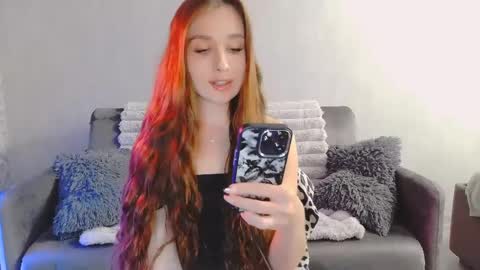bri_fox online show from 05/08/26, 06:35