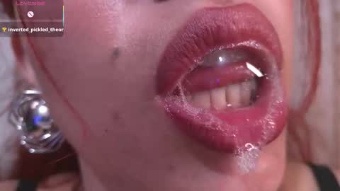 Snapshot of bri_von_dhara_ chatting on 01/09/26, 03:04 Bri online show from 01/09/26, 03:04