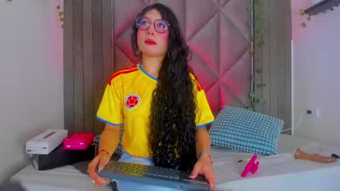 B R I A  online show from 06/18/26, 02:56