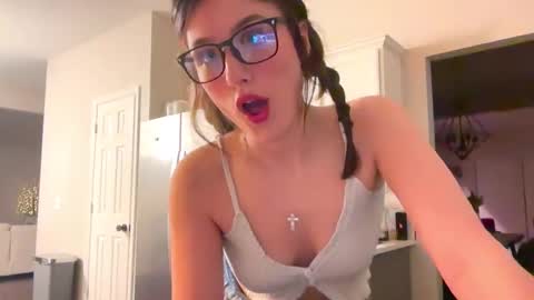 Snapshot of briadominick chatting on 02/26/25, 05:31 Brianna3 online show from 02/26/25, 05:31