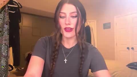 Brianna3 online show from 12/17/25, 07:25