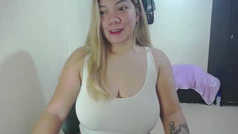 Snapshot of briana_lovexx chatting on 05/08/26, 04:34 Briana online show from 05/08/26, 04:34
