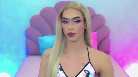 BRIANA online show from 01/24/25, 04:27