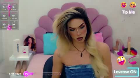 BRIANA online show from 09/25/25, 03:54