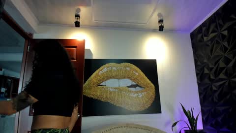 Snapshot of brianathompson chatting on 01/16/25, 06:48 BRIANA online show from 01/16/25, 06:48