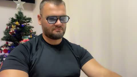 Snapshot of brianjohnson_ chatting on 12/20/25, 06:04 Brian online show from 12/20/25, 06:04