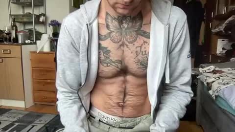 Snapshot of brianmuscle chatting on 05/18/26, 06:30 Brian online show from 05/18/26, 06:30
