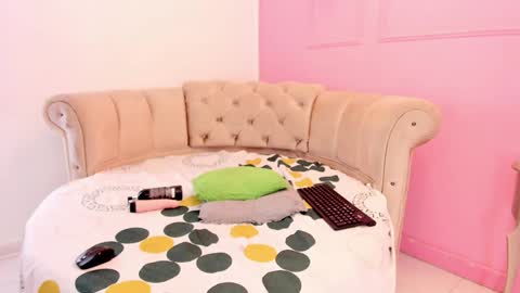 Snapshot of briannaduque chatting on 12/17/24, 03:17 Brianna online show from 12/17/24, 03:17