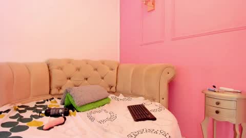 Snapshot of briannaduque chatting on 01/05/25, 06:24 Brianna online show from 01/05/25, 06:24