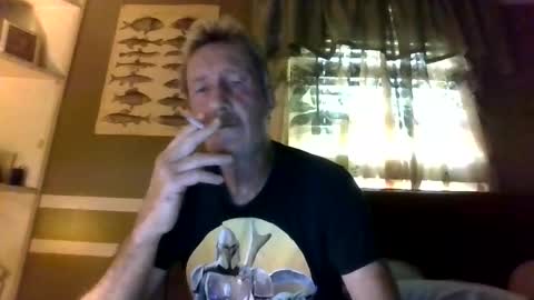 Snapshot of brickmaster2021 chatting on 06/07/26, 01:04 Mike online show from 06/07/26, 01:04