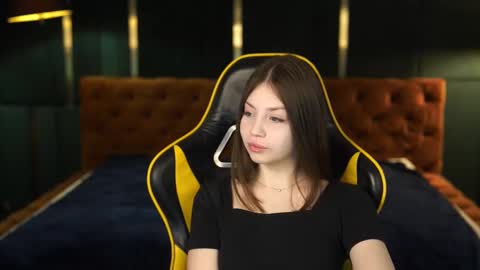 Diamonds Girls online show from 02/12/25, 11:51