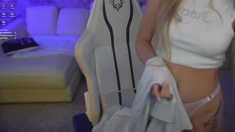 Diamonds Girls online show from 10/11/25, 08:29