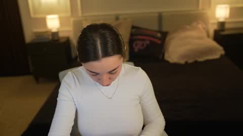 Diamonds Girls online show from 10/27/25, 08:18