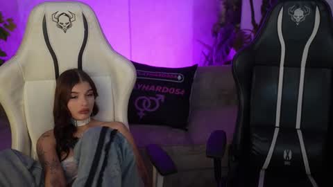 Diamonds Girls online show from 11/27/25, 09:50