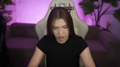Snapshot of bright_diamonds_054 chatting on 06/04/26, 07:25 Diamonds Girls online show from 06/04/26, 07:25
