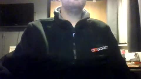 Snapshot of brighxn52 chatting on 12/02/25, 04:35 DevonLad online show from 12/02/25, 04:35