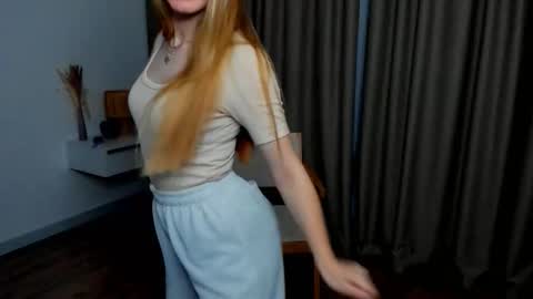 Bella online show from 12/18/25, 06:47