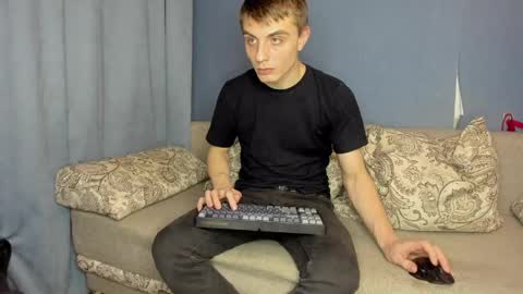 Snapshot of bristlebback chatting on 04/19/26, 06:10 bristlebback online show from 04/19/26, 06:10