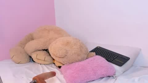 britanylin__ online show from 11/09/25, 06:44