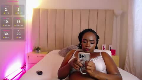 Snapshot of britanymooree chatting on 03/06/26, 07:32 Britany online show from 03/06/26, 07:32