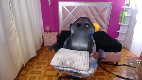 Snapshot of brithany_smiith_ chatting on 12/20/24, 11:43 britany online show from 12/20/24, 11:43
