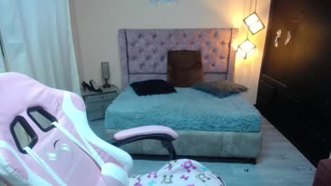 Snapshot of brithany_smiith_ chatting on 02/12/25, 04:23 britany online show from 02/12/25, 04:23