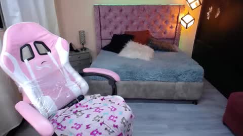 Snapshot of brithany_smiith_ chatting on 02/23/25, 02:07 britany online show from 02/23/25, 02:07