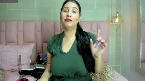 Snapshot of brithanyadams chatting on 01/17/25, 02:39 brithanyadams online show from 01/17/25, 02:39