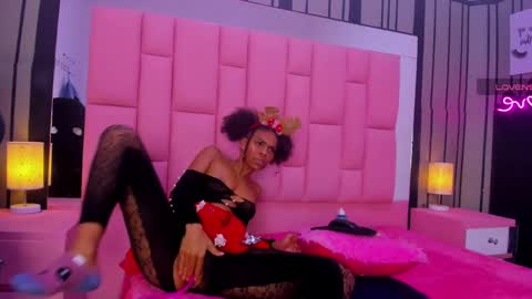 Snapshot of brithanyslim chatting on 12/19/24, 08:34 brithanyslim online show from 12/19/24, 08:34