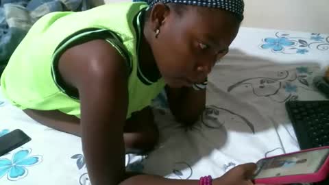 Snapshot of britieh chatting on 02/04/26, 07:20 leccie online show from 02/04/26, 07:20