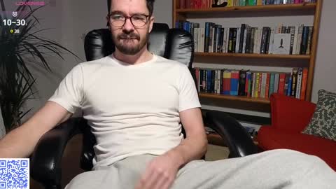 Snapshot of britishpoet chatting on 12/05/24, 12:44 Callum online show from 12/05/24, 12:44