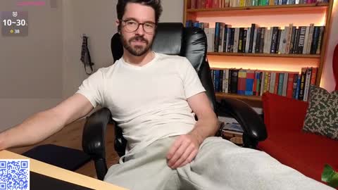 Snapshot of britishpoet chatting on 01/11/25, 05:51 Callum online show from 01/11/25, 05:51